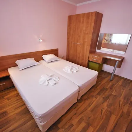 Апартамент Menada Azzuro Apartments Слънчев бряг